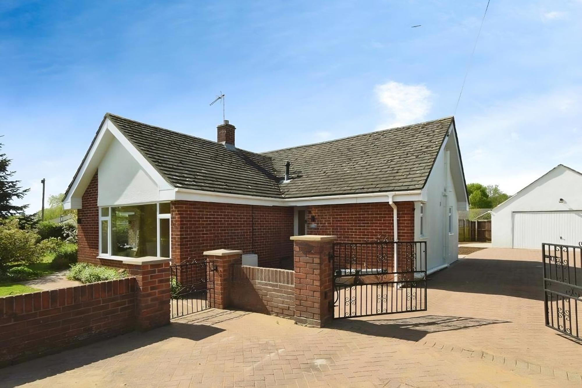 Beautiful 5 Bedroom Bungalow, Sleeps 7, In Calne Buitenkant foto