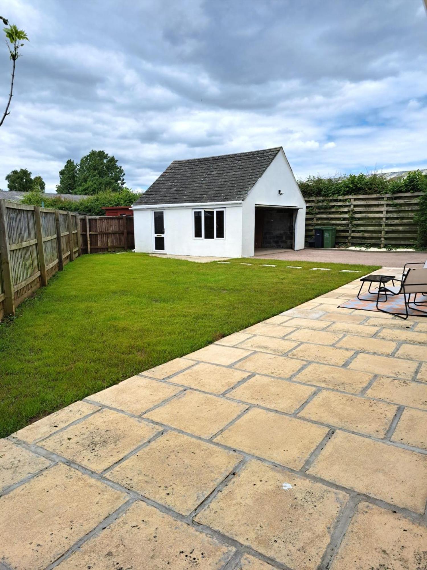 Beautiful 5 Bedroom Bungalow, Sleeps 7, In Calne Buitenkant foto