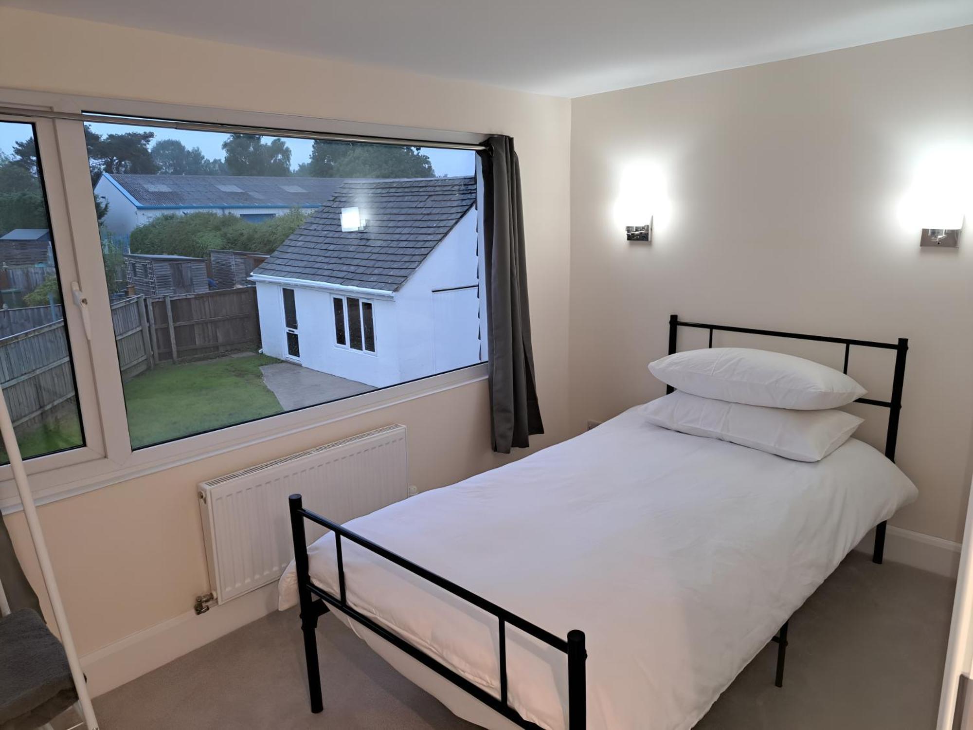 Beautiful 5 Bedroom Bungalow, Sleeps 7, In Calne Buitenkant foto