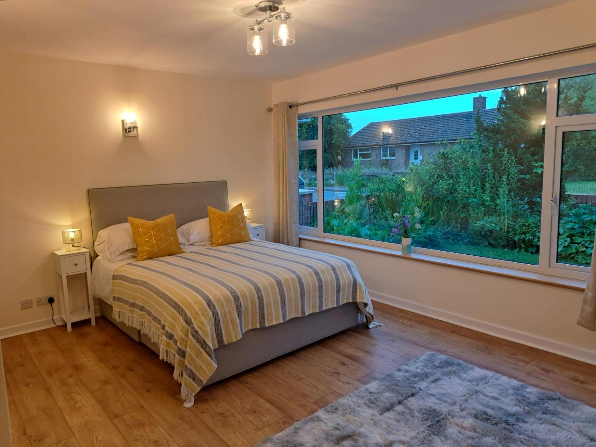 Beautiful 5 Bedroom Bungalow, Sleeps 7, In Calne Buitenkant foto